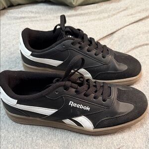 Reebok Men's Black and White Casual Sneakers